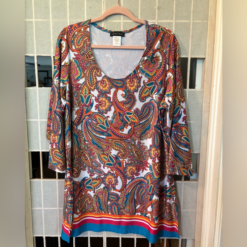 Slinky brand tunic, size Xl, bright Paisley 3/4 sleeves split hem,, slinky mate